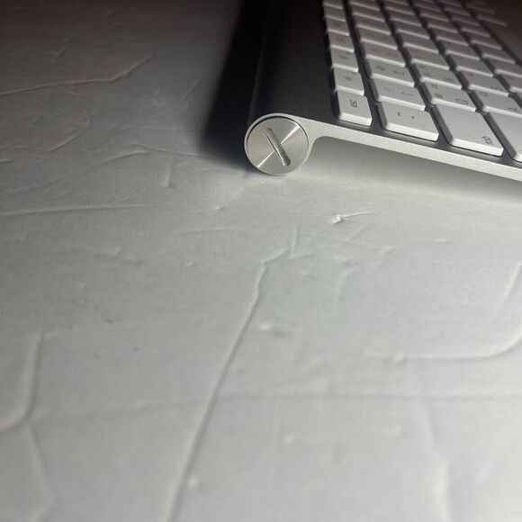 Genuine Apple Magic A1314 Bluetooth Wireless Slim Aluminum Keyboard Silver with - Picture 5 of 6